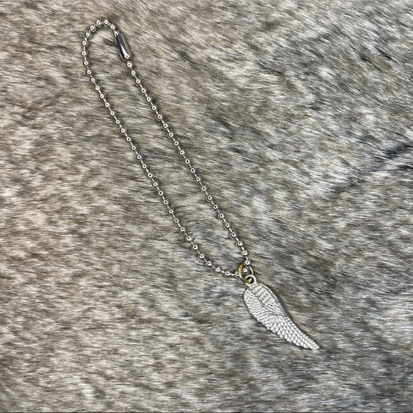 Donni Charm silver wing charm with hold loop - Picture 3 of 7